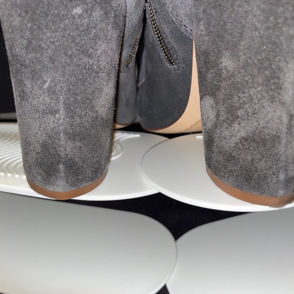 Grey bootie with side zipper - Picture 4 of 6